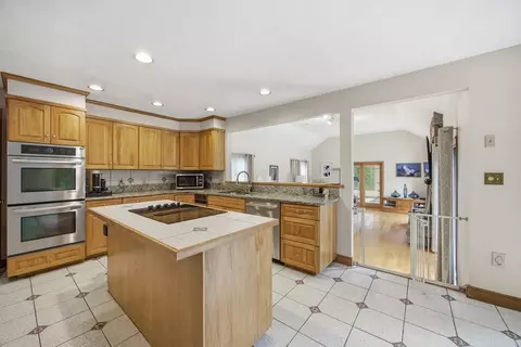 Kitchen - 5 Powers Rd, Andover, MA 01810 photo 2 of 3