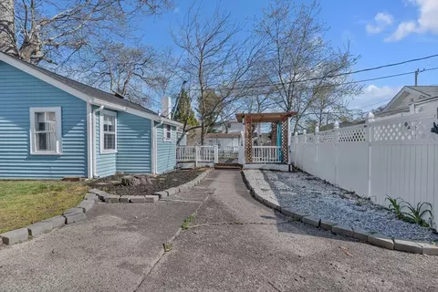 Exterior - 10 Barnes St # -R, Wareham, MA 02571 photo 2 of 6