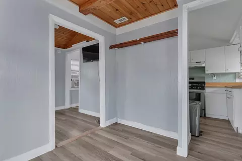 Entry Way - 10 Barnes St # -R, Wareham, MA 02571 photo 1 of 2