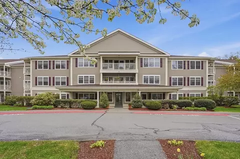 34 Meeting House Ln #321, Stow, MA 01775