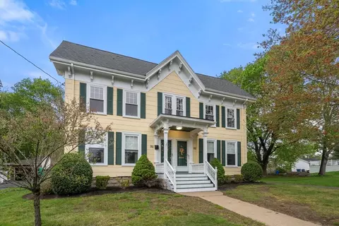 92-94 Stanton St, Rockland, MA 02370