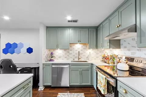 350 Neponset #M, Canton, MA 02021