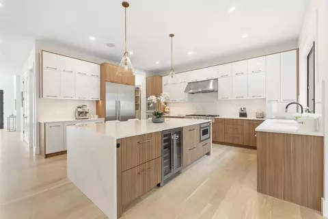 102 Booth St, Needham, MA 02494 photo 3