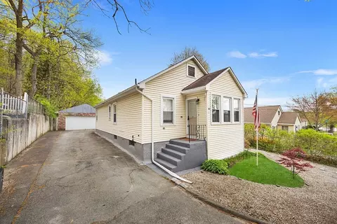 43 Belcourt Rd, Worcester, MA 01605