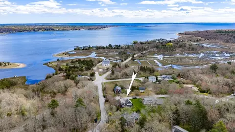 10 Old Mattapoisett Neck Rd, Mattapoisett, MA 02739