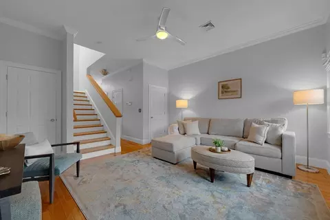 40 Park St #4, Attleboro, MA 02703