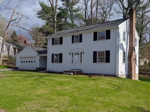 20 Colonial Rd, Hingham, MA 02043