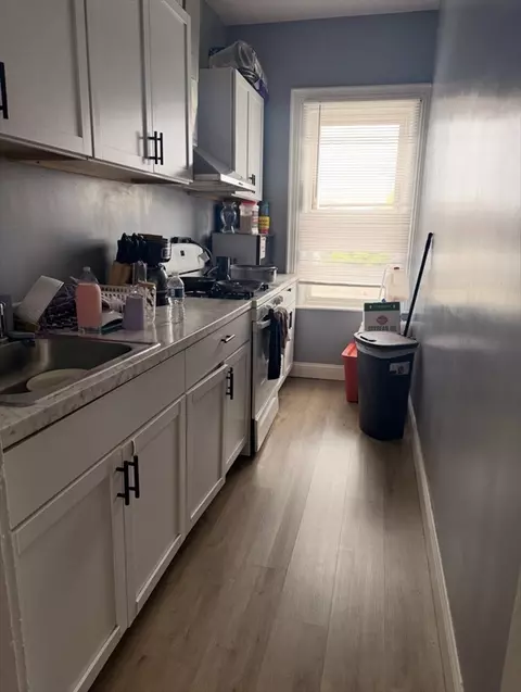 40 Park St, Fall River, MA 02721 photo 3
