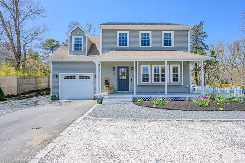 8 Lakeway Ln, Harwich, MA 02645