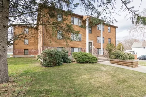 60 Chapin St #D, Holyoke, MA 01040
