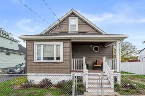 22 Davis St, Malden, MA 02148