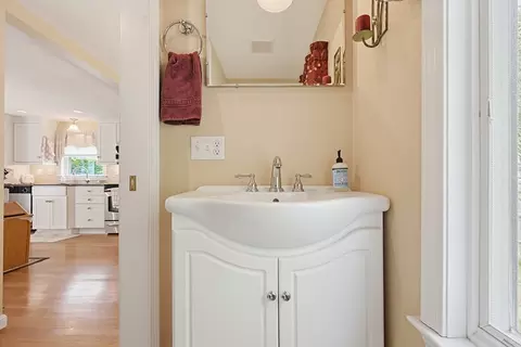 Bath - 7 Lilac Ct, Walpole, MA 02081 photo 1 of 4