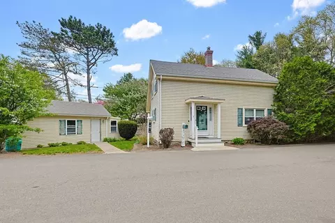 7 Lilac Ct, Walpole, MA 02081