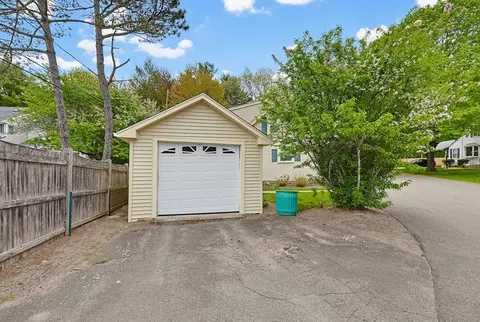 Exterior - 7 Lilac Ct, Walpole, MA 02081 photo 1 of 1