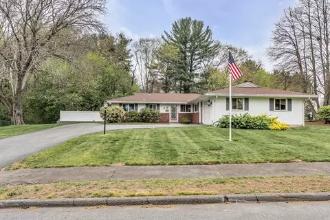 26 Reservoir Dr, Danvers, MA 01923