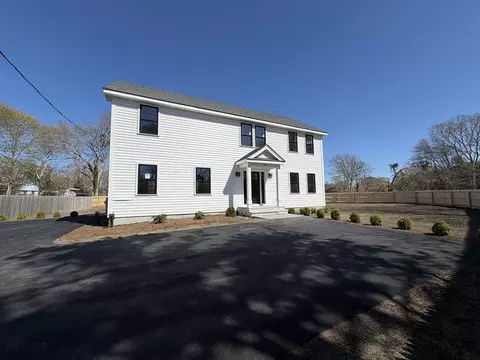 157 Compass Cir, Barnstable, MA 02601