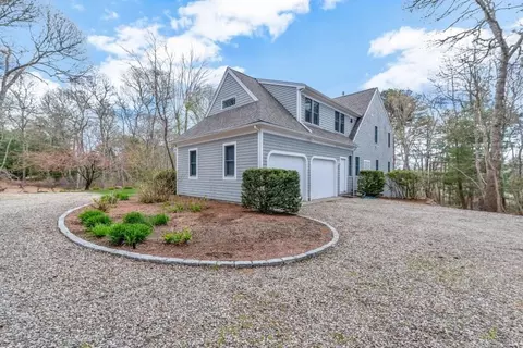 Exterior - 35 Punkhorn Point Rd, Mashpee, MA 02649 photo 2 of 6