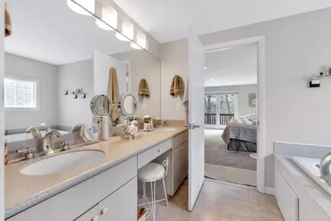 Entry Way - 35 Punkhorn Point Rd, Mashpee, MA 02649 photo 3 of 5