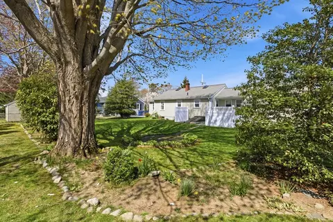 Exterior - 9 Brae Rd, Fairhaven, MA 02719 photo 5 of 6