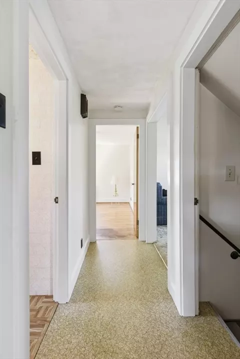 Entry Way - 9 Brae Rd, Fairhaven, MA 02719 photo 2 of 3