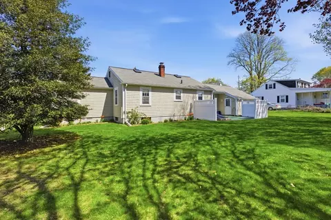 Exterior - 9 Brae Rd, Fairhaven, MA 02719 photo 4 of 6