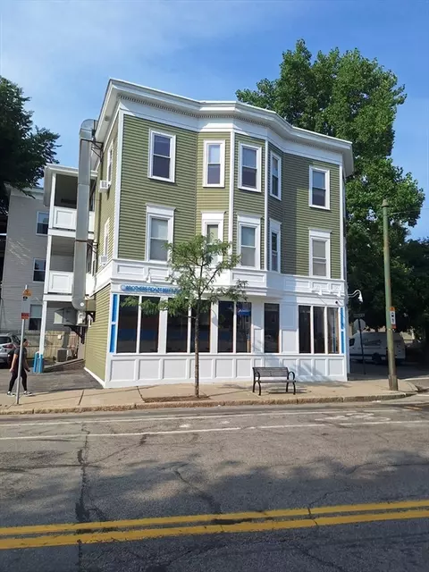 Exterior - 293 Cypress St, Brookline, MA 02445 photo 4 of 8
