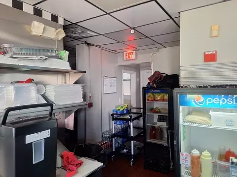 Kitchen - 293 Cypress St, Brookline, MA 02445 photo 5 of 7