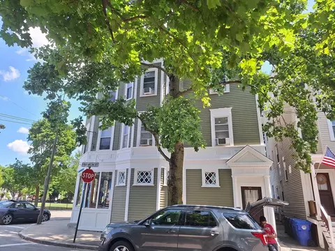 Exterior - 293 Cypress St, Brookline, MA 02445 photo 2 of 8