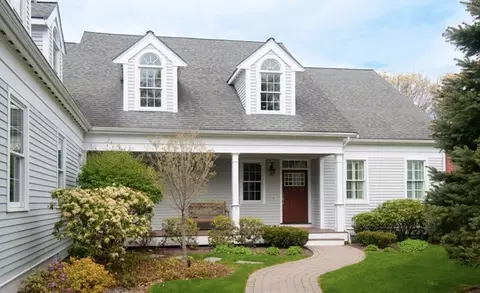 25 Davis Brook Dr, Natick, MA 01760