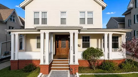 600 Broadway, Fall River, MA 02724