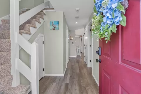 39 Mashie Cir #F, Mashpee, MA 02649