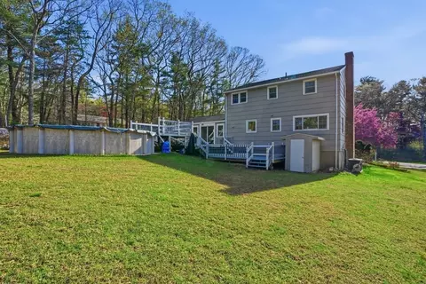 Exterior - 3 Fairway Dr, Canton, MA 02021 photo 6 of 7