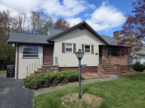 72 Kurland Ave, Brockton, MA 02301