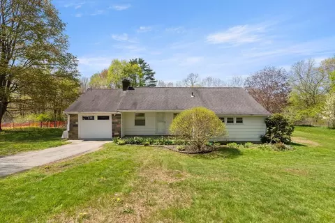 77 High St, Topsfield, MA 01983