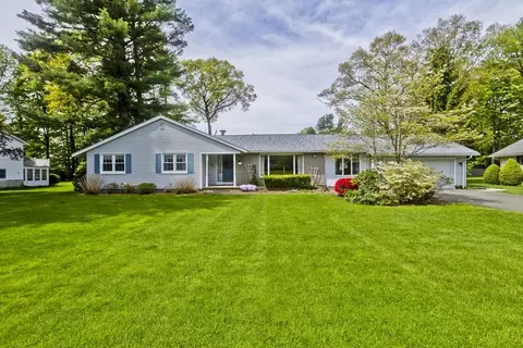 46 Woodcliff Dr, Westfield, MA 01085