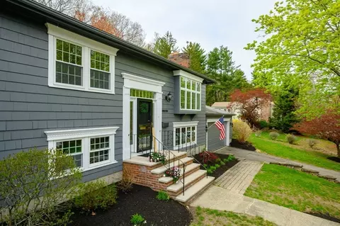 115 Pilgrim Rd, Braintree, MA 02184