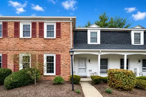 115 Jamestown Dr #115, Springfield, MA 01108
