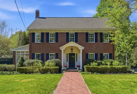 27 Slocum Rd, Lexington, MA 02421