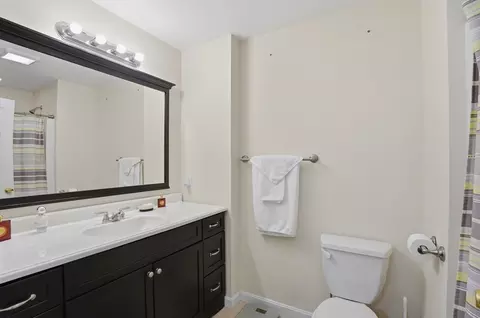 Bath - 30 Rice Ln #5, Worcester, MA 01604 photo 2 of 3