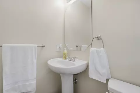 Bath - 30 Rice Ln #5, Worcester, MA 01604 photo 1 of 3