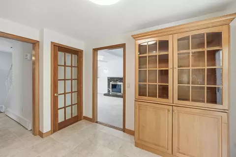Entry Way - 14 Lomas Dr, Framingham, MA 01701 photo 2 of 2