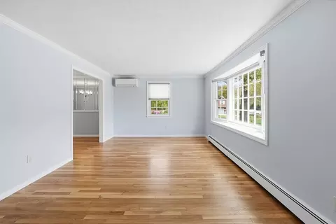 Living - 14 Lomas Dr, Framingham, MA 01701 photo 2 of 4
