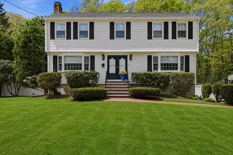 14 Lomas Dr, Framingham, MA 01701