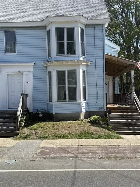 17-19 Whitehall Rd, Amesbury, MA 01913