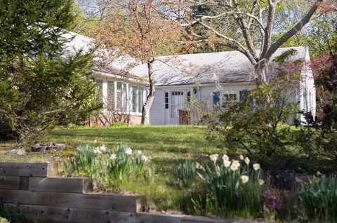 5 Summer St, Weston, MA 02493