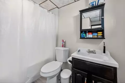 Bath - 2 Mill St, Beverly, MA 01915 photo 7 of 7