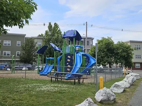 Exterior - 2 Mill St, Beverly, MA 01915 photo 2 of 4