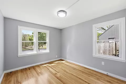 Bedroom - 118 Surrey Rd, Springfield, MA 01118 photo 3 of 10
