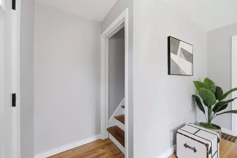 Entry Way - 118 Surrey Rd, Springfield, MA 01118 photo 3 of 3
