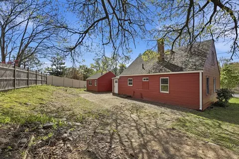 Exterior - 118 Surrey Rd, Springfield, MA 01118 photo 3 of 6